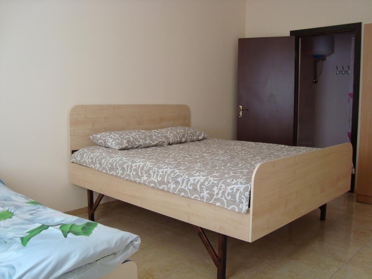 ז'יטומיר Hostel Sofia מראה חיצוני תמונה