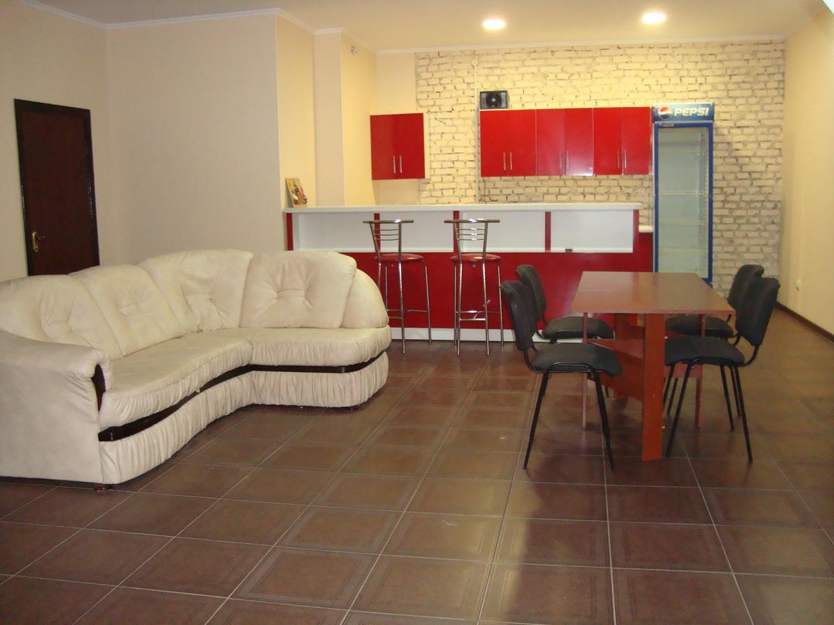 ז'יטומיר Hostel Sofia מראה חיצוני תמונה